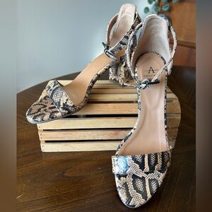 Aquatalia Sadey Tan & Black Snakeskin Ankle Strap Block Heel Sandal Women’s 7.5